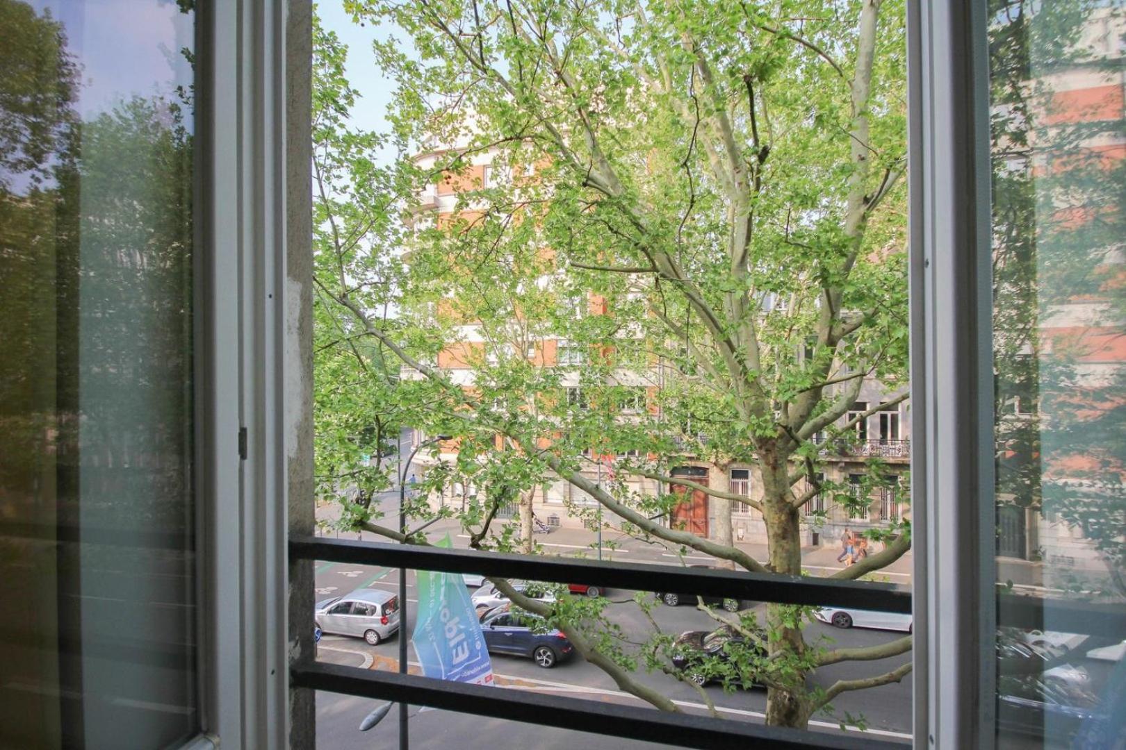 2-Bedroom Flat + Private Car Park. 릴 외부 사진