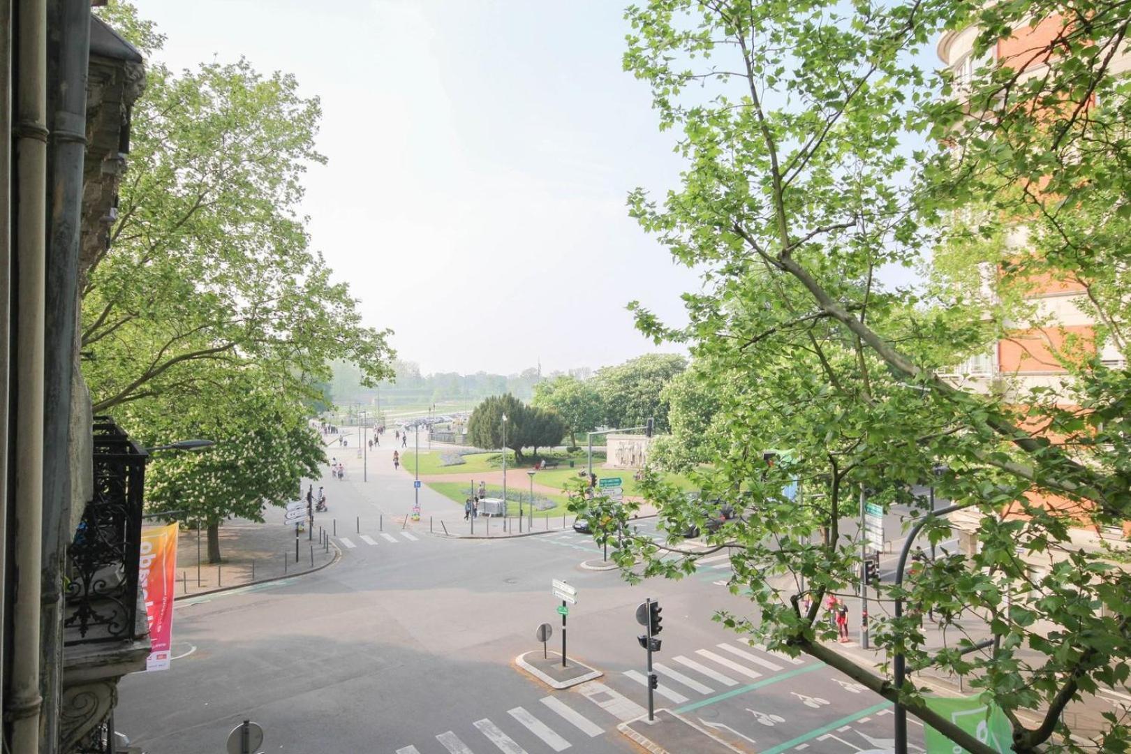 2-Bedroom Flat + Private Car Park. 릴 외부 사진